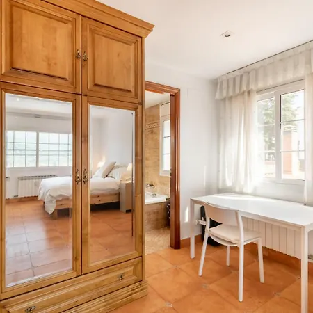 Villa Large 5-bed Villa, Mountain And Beach, At 30' From Barcelona