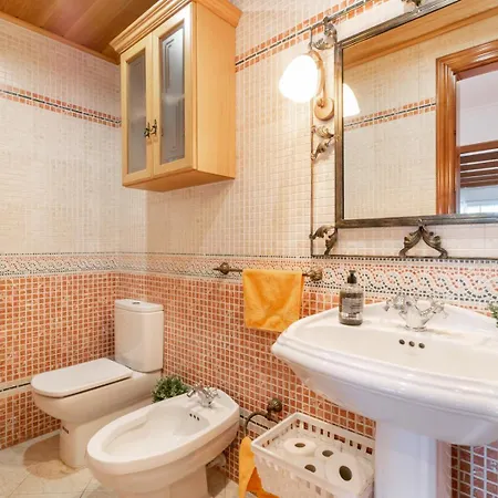 Large 5-bed Villa, Mountain And Beach, At 30' From Barcelona Villa Vallromanes
