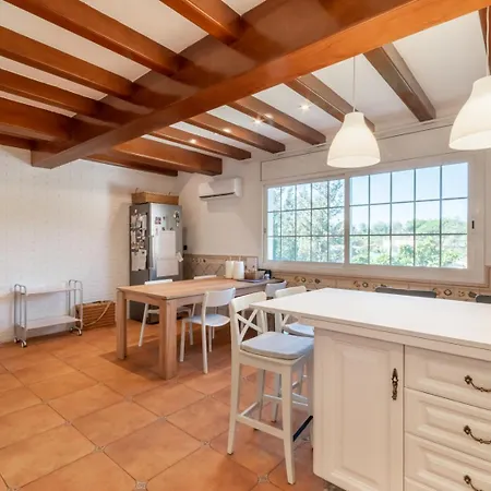 Large 5-bed Villa, Mountain And Beach, At 30' From Barcelona