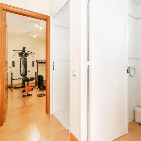 Villa Large 5-bed Villa, Mountain And Beach, At 30' From Barcelona