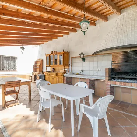 Large 5-bed Villa, Mountain And Beach, At 30' From Barcelona *