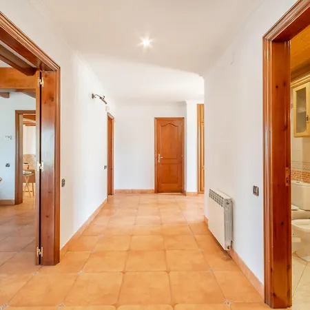 Large 5-bed Villa, Mountain And Beach, At 30' From Barcelona Vallromanes