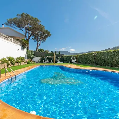 Villa Large 5-bed Villa, Mountain And Beach, At 30' From Barcelona Vallromanes