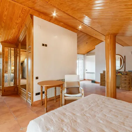 Large 5-bed Villa, Mountain And Beach, At 30' From Barcelona